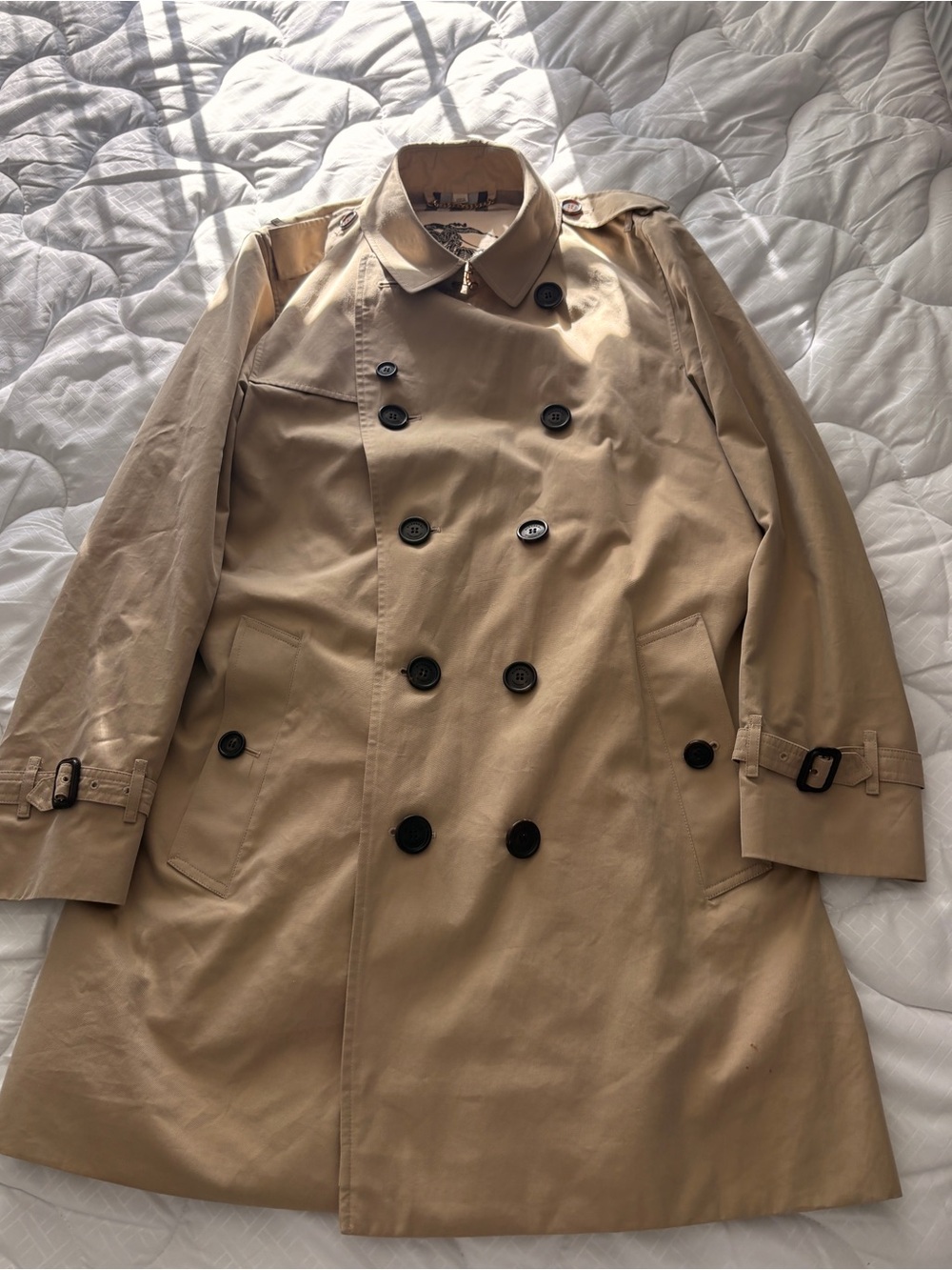 Burberry Kensington Men’s Trenchcoat